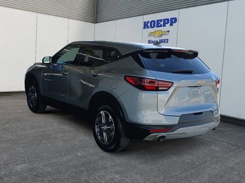 Used 2025 Chevrolet Blazer LT FWD image 3