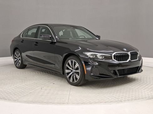 New 2026 BMW 330i Sedan w/ Convenience Package RWD image 5