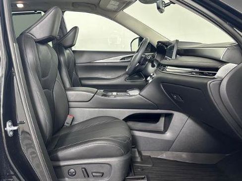 Certified 2025 INFINITI QX60 Luxe FWD image 30