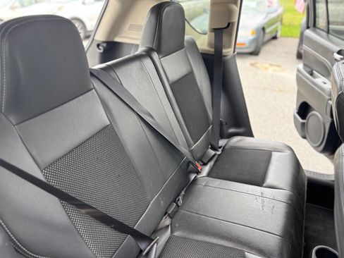 Used 2014 Jeep Compass Latitude image 24
