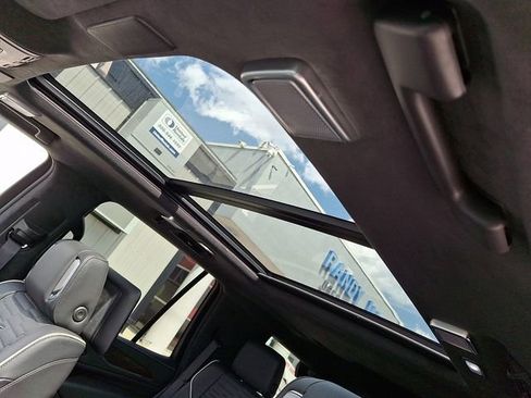 Used 2023 Cadillac Escalade Premium Luxury Platinum AWD/4WD image 13