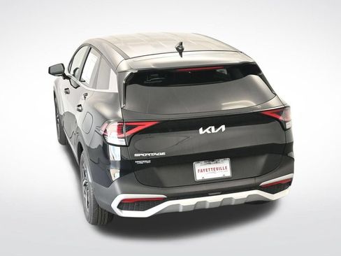 Used 2025 Kia Sportage LX FWD image 29
