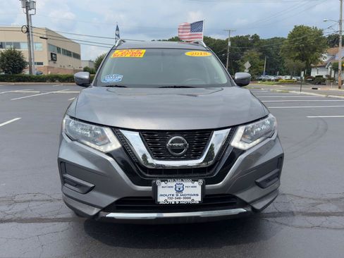 Used 2018 Nissan Rogue SV AWD/4WD image 2