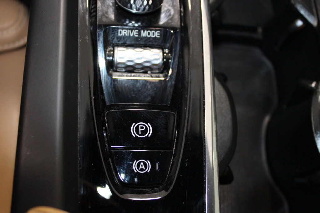 Used 2020 Volvo XC60 T6 Inscription AWD/4WD image 42
