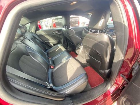 Used 2016 Chrysler 200 S image 33