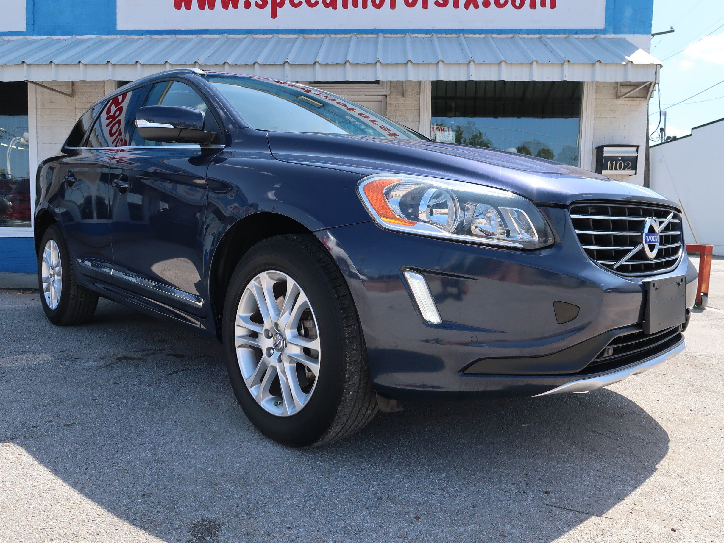 Used 2015 Volvo XC60 T5 Premier w/ Proximity Package FWD image 6