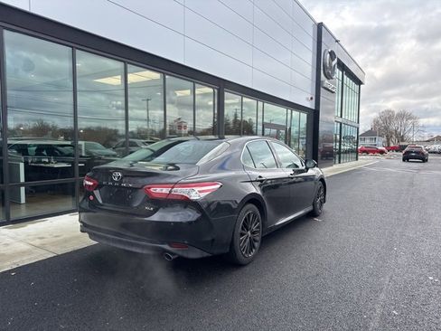 Used 2018 Toyota Camry L image 3