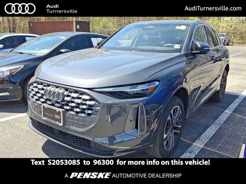 Used 2025 Audi Q5 Premium w/ Convenience Package AWD/4WD image 1