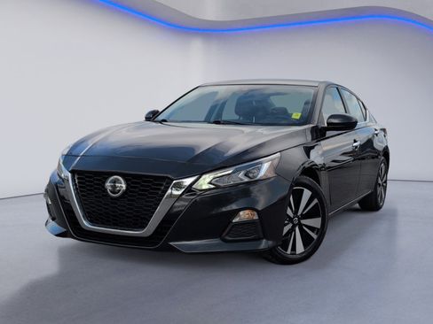 Used 2022 Nissan Altima 2.5 SV image 2