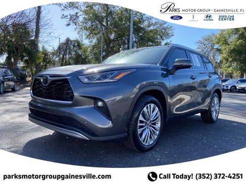 Used 2023 Toyota Highlander Platinum image 8