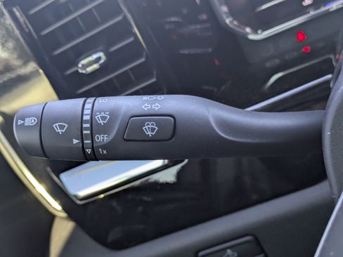 Used 2024 GMC Sierra 1500 Elevation image 17