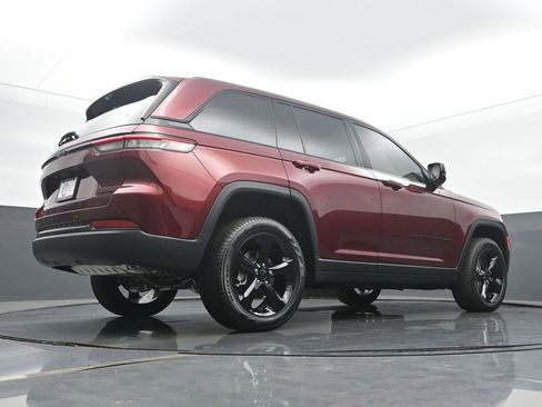 New 2025 Jeep Grand Cherokee Limited w/ Luxury Tech Group II image 51