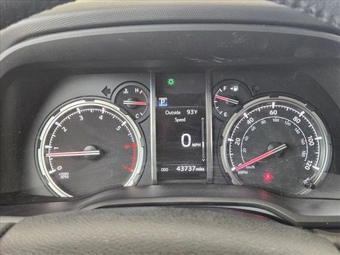 Used 2021 Toyota 4Runner TRD Off-Road Premium w/ Moonroof Package AWD/4WD image 9