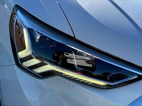 Used 2019 Audi Q3 2.0T Premium Plus image 30