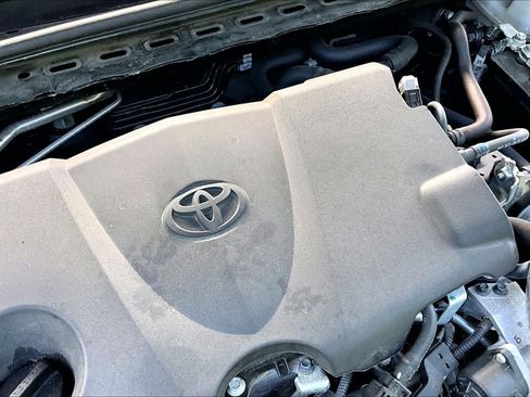 Used 2024 Toyota Camry XSE FWD image 31