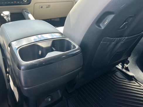 Used 2022 Kia Telluride EX w/ EX Premium Package FWD image 22