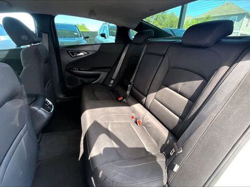Used 2021 Chevrolet Malibu LT FWD image 19