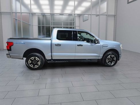 Used 2022 Ford F150 Lightning XLT AWD/4WD image 9
