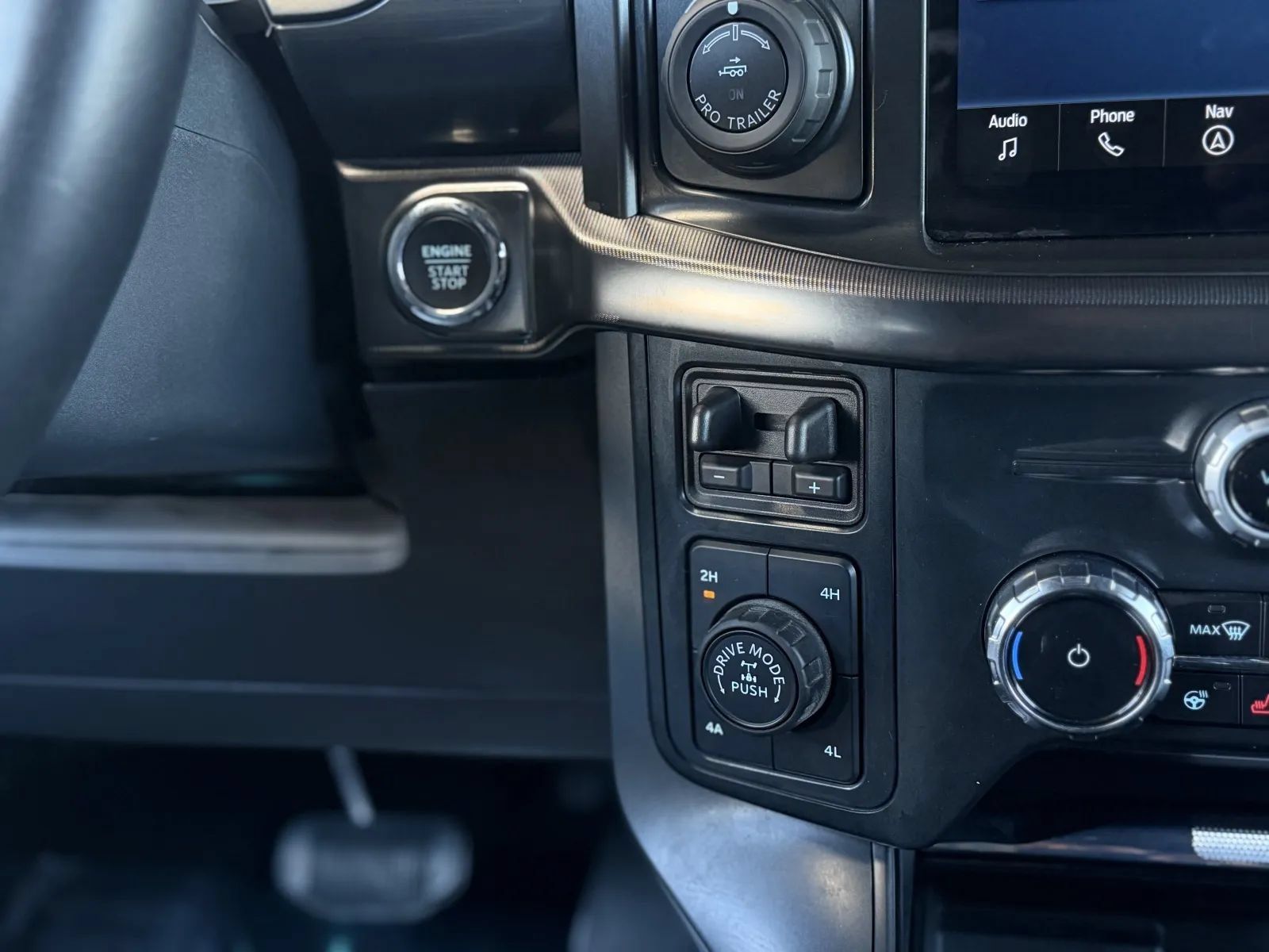 Used 2024 Ford F150 Lariat w/ Bed Utility Package AWD/4WD image 29