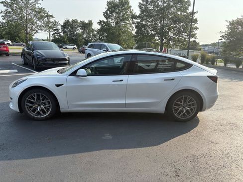 Used 2022 Tesla Model 3 Long Range AWD/4WD image 5