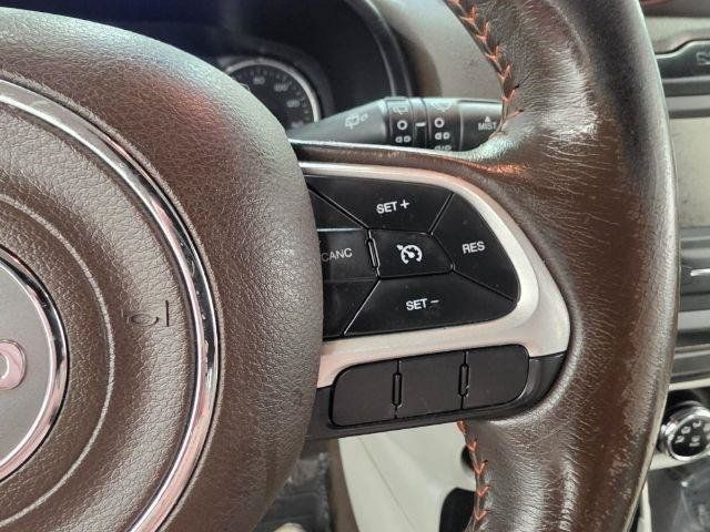 Used 2016 Jeep Renegade Latitude FWD image 17