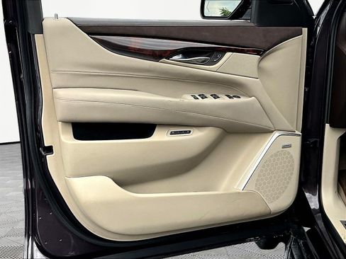 Used 2015 Cadillac Escalade Luxury RWD image 20