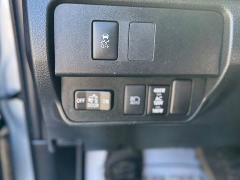 Used 2023 Toyota Tacoma TRD Off-Road AWD/4WD image 18