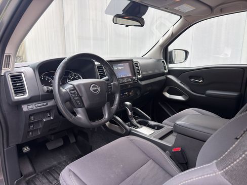 Used 2022 Nissan Frontier SV RWD image 10