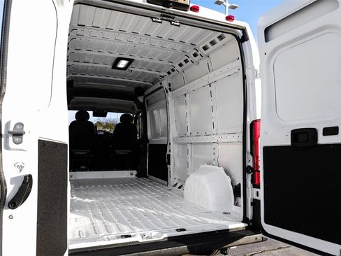 Used 2024 RAM ProMaster 2500 w/ Quick Order Package 22G SLT image 45