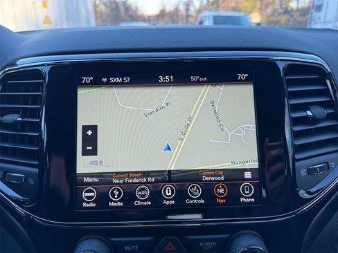 Used 2019 Jeep Grand Cherokee Laredo w/ Laredo X Package image 16