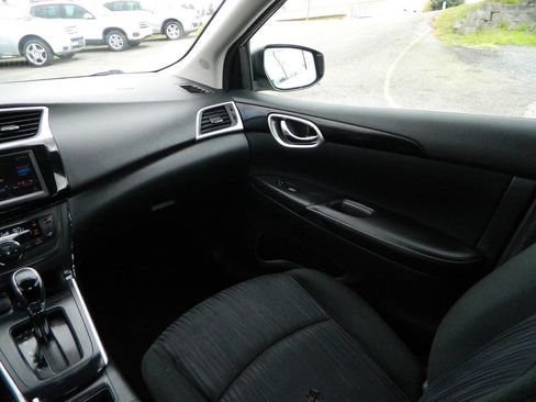 Used 2019 Nissan Sentra SV image 17
