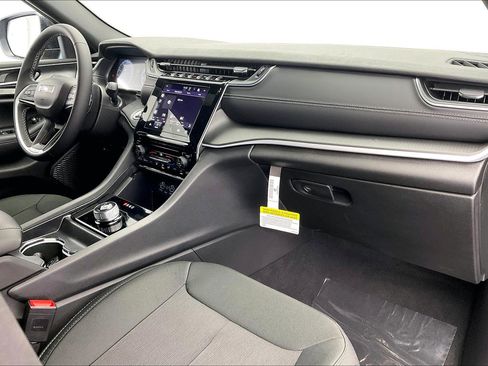 New 2025 Jeep Grand Cherokee Laredo X image 6