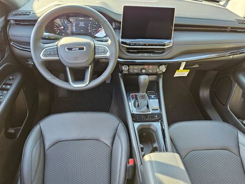 New 2026 Jeep Compass Latitude image 7