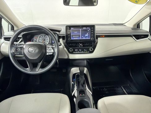 Used 2020 Toyota Corolla LE image 25