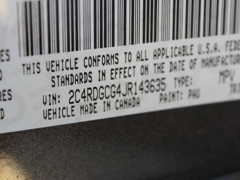 Used 2018 Dodge Grand Caravan SXT w/ Driver Convenience Group FWD image 8