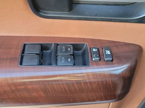 Used 2015 Toyota Sequoia Platinum image 33