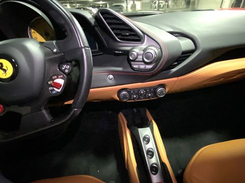 Used 2018 Ferrari 488 Spider image 8