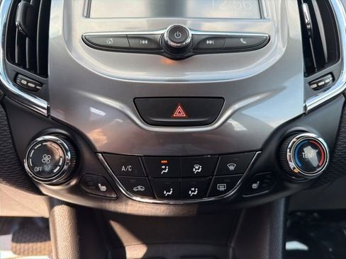 Used 2016 Chevrolet Cruze LT w/ Convenience Package image 26