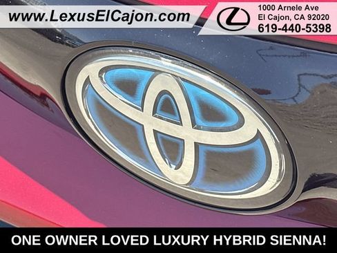 Used 2021 Toyota Sienna XSE w/ XSE Plus Package FWD image 41