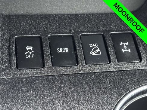 Used 2019 Toyota Highlander XLE image 21