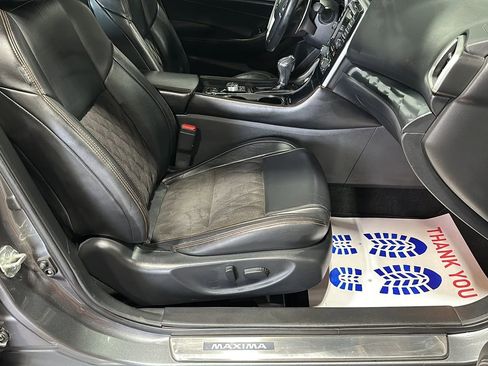 Used 2019 Nissan Maxima SR w/ Premium Package image 16