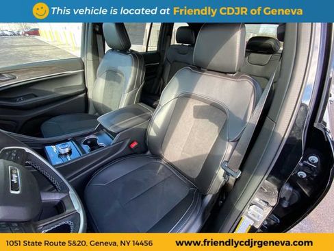 Used 2026 Jeep Grand Cherokee Altitude AWD/4WD image 10