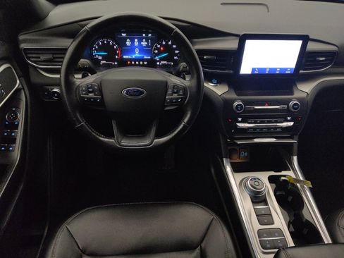 Used 2020 Ford Explorer XLT w/ Equipment Group 202A image 22