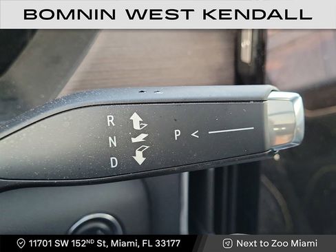 Used 2024 GMC Acadia Denali image 13