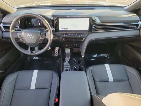 Used 2026 Toyota Camry SE w/ Multimedia Upgrade Package image 10