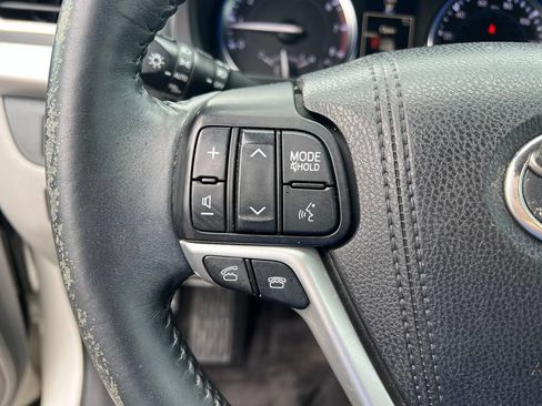Used 2015 Toyota Highlander Limited AWD/4WD image 45