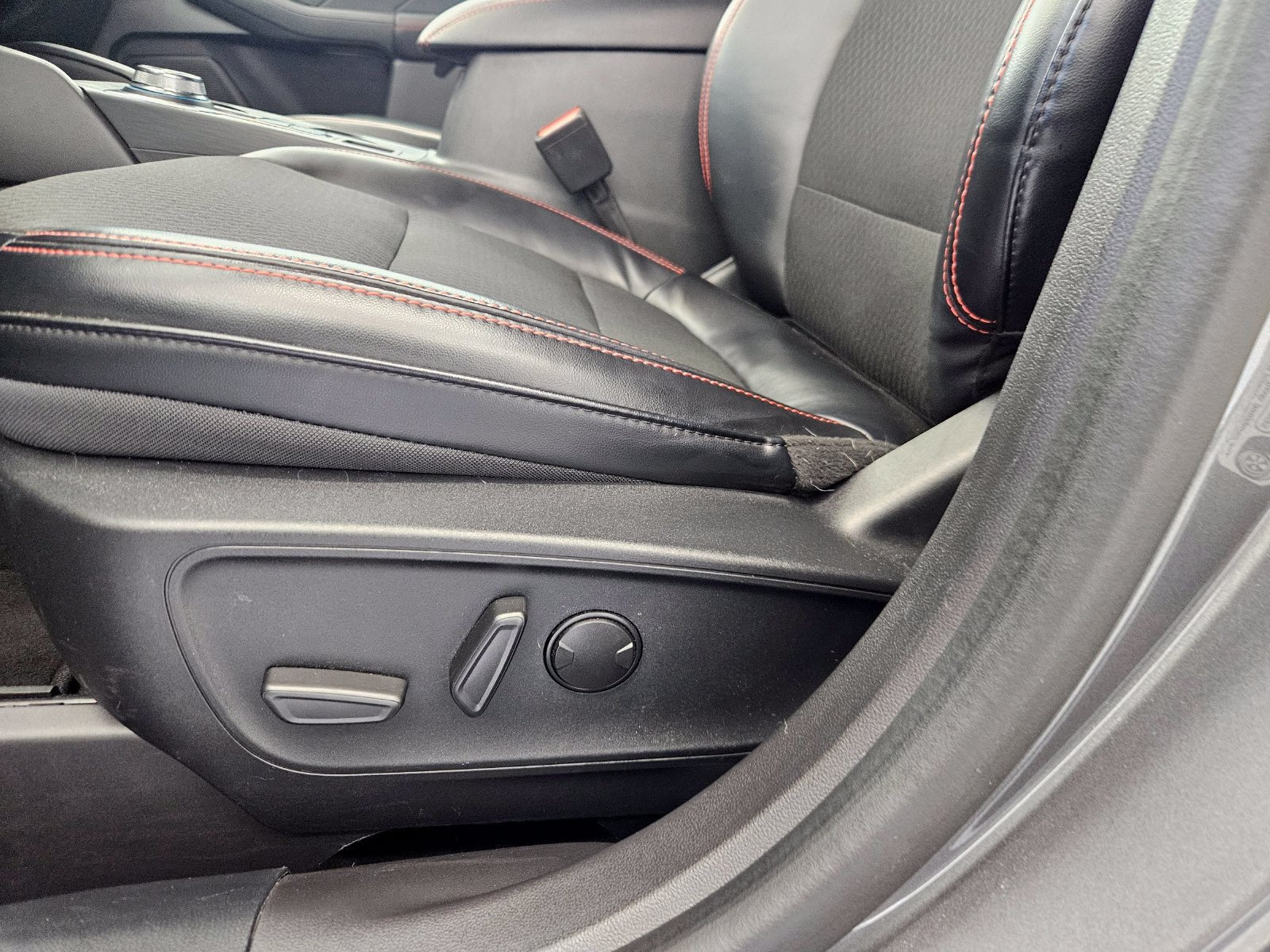 Used 2024 Ford Escape ST-Line w/ Tech Pack #1 FWD image 15