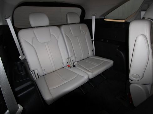 Used 2025 Kia Sorento SX image 27