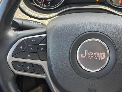 Used 2019 Jeep Cherokee Latitude Plus AWD/4WD image 15