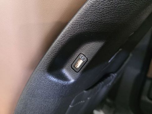 Used 2022 Kia Telluride SX w/ SX Prestige Package image 32